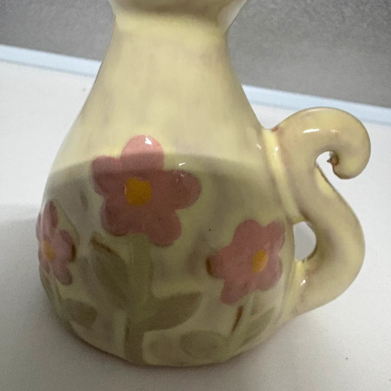 Ceramic Daisy Cat Ornament with Pink Flowers - Whimsical Home Décor