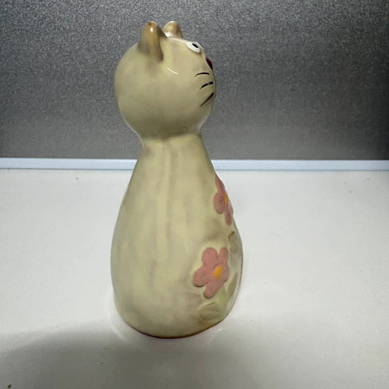 Ceramic Daisy Cat Ornament with Pink Flowers - Whimsical Home Décor