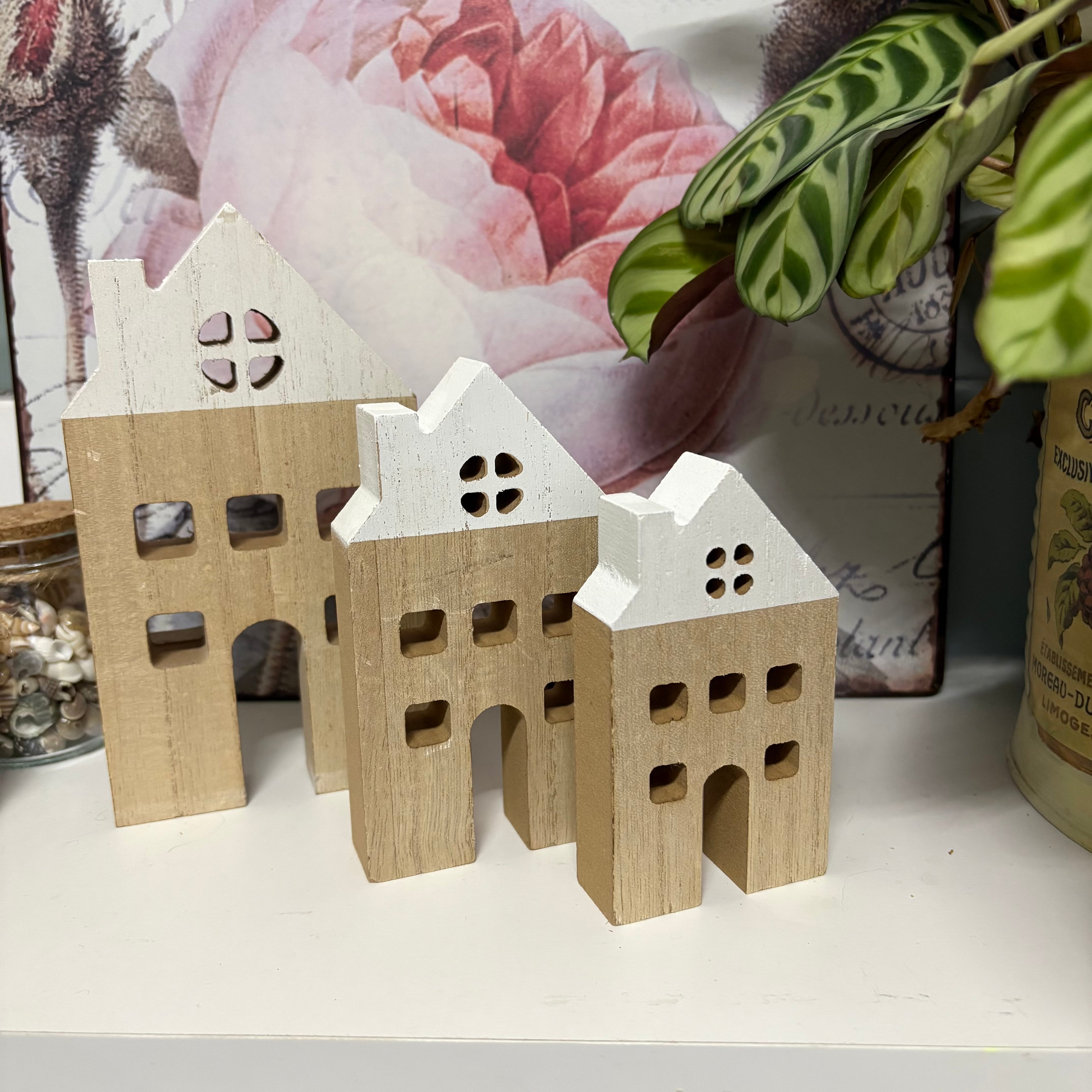 Small Wood Plain Houses With White Roof Set