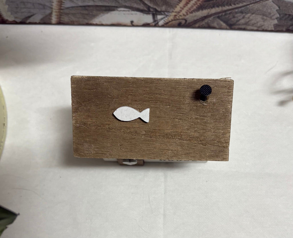 Wooden Beach House Ornament, 9.5cm