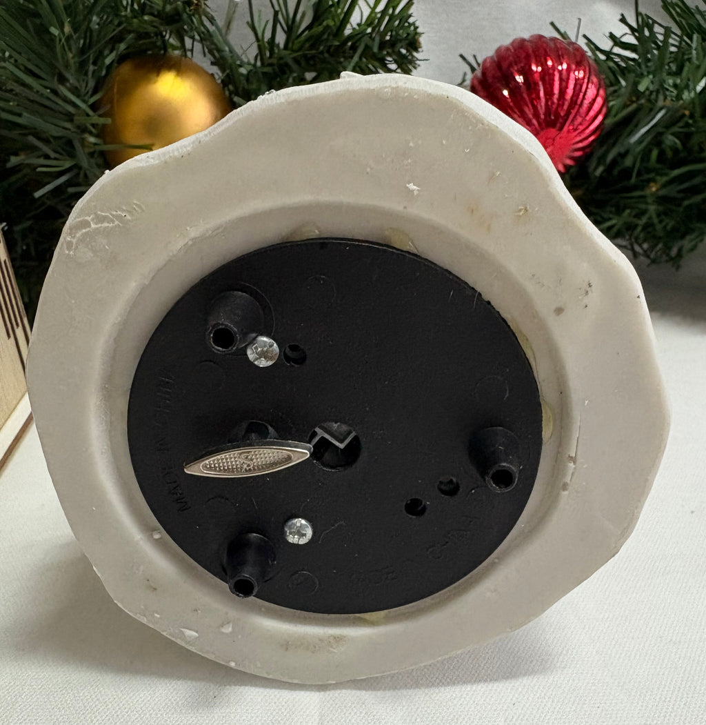 White Winter Wonderland Musical Wind Up Snow Globe Elegant Christmas Decoration