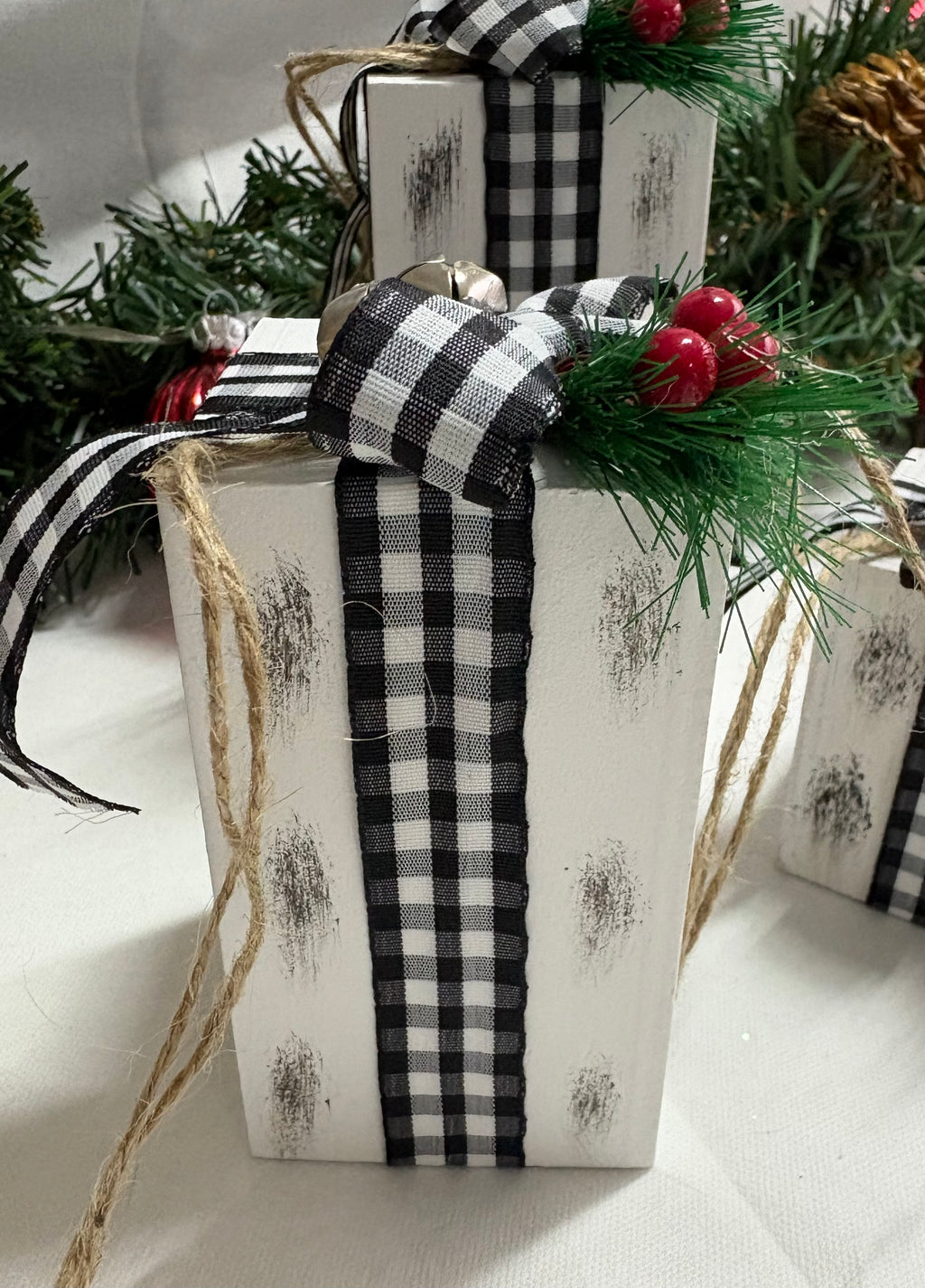 Graduated Size Wooden Present Christmas Decorations