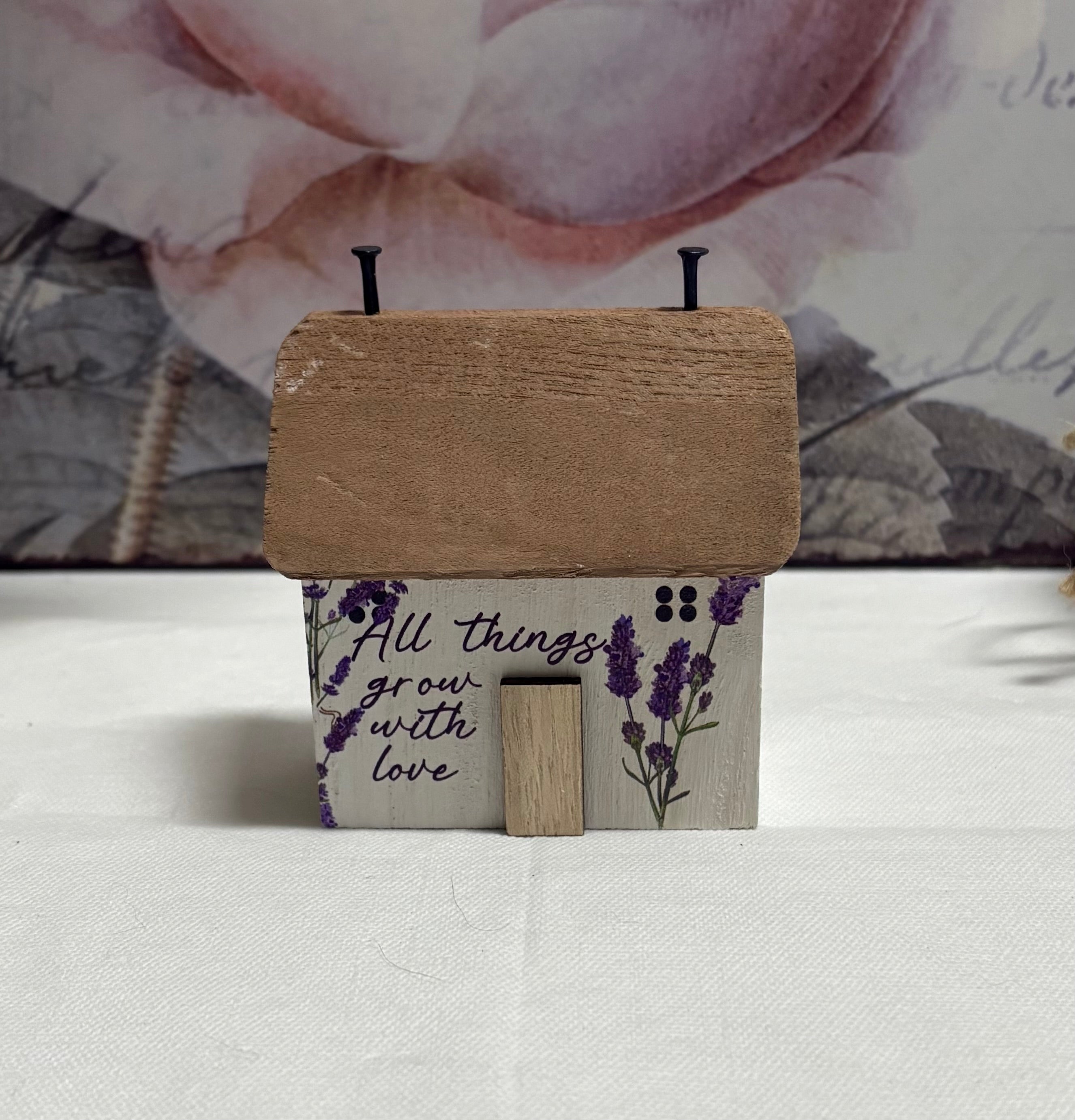 Flower Wooden House - "All Things Grow with Love", 8cm