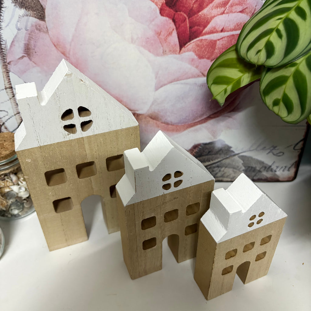 Small Wood Plain Houses With White Roof Set