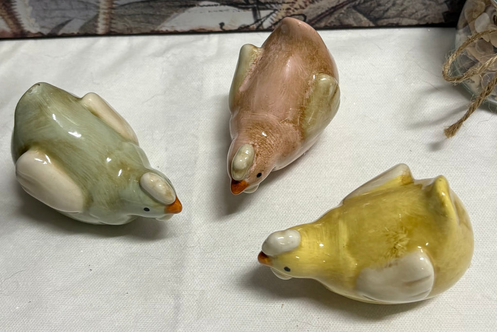 Set of 3 x Porcelain Pecking Chickens Ornaments