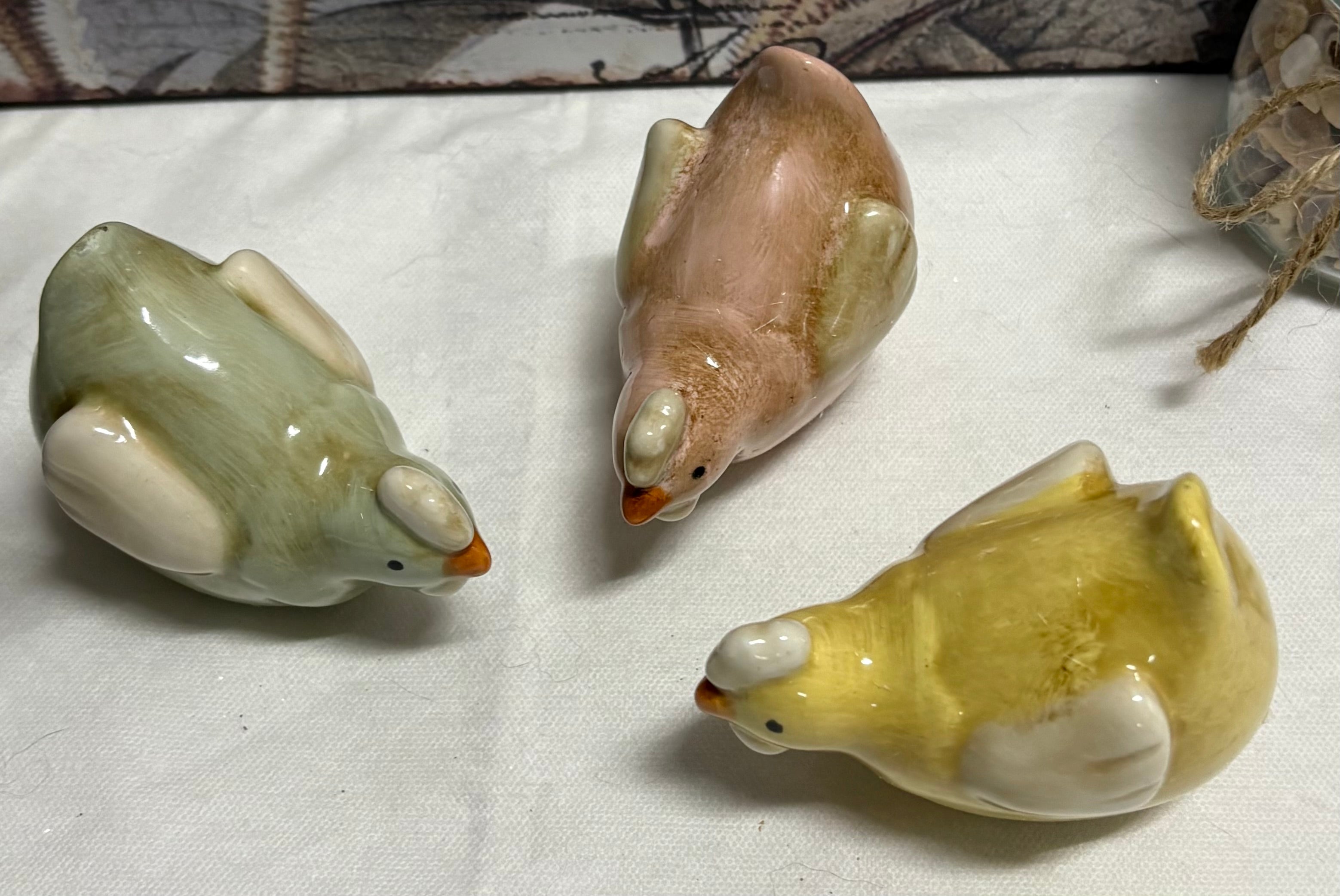 Set of 3 x Porcelain Pecking Chickens Ornaments