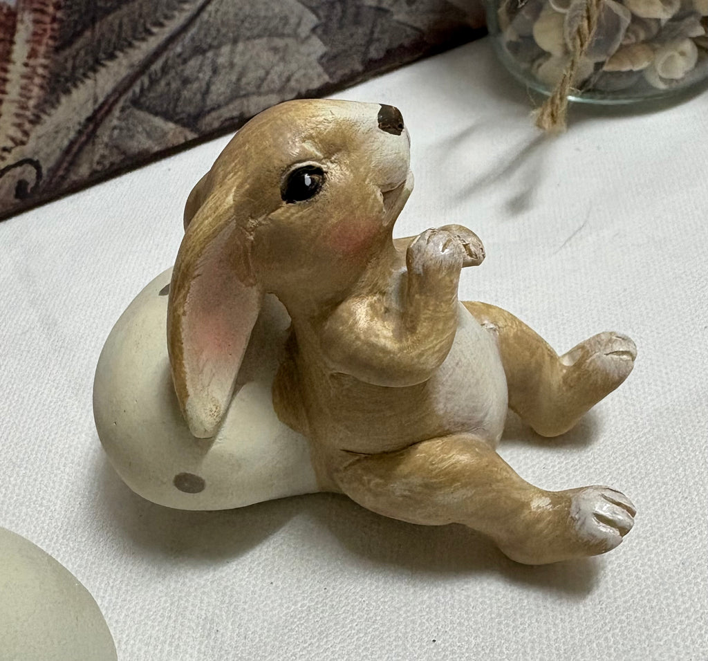 Pair of Lazy Bunny With Egg Ornaments