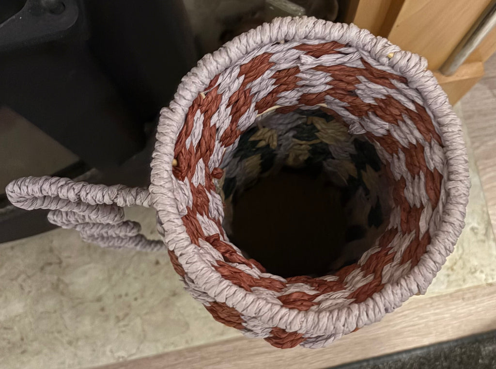 Large Patterned Rope Vase With Wavy Handle
