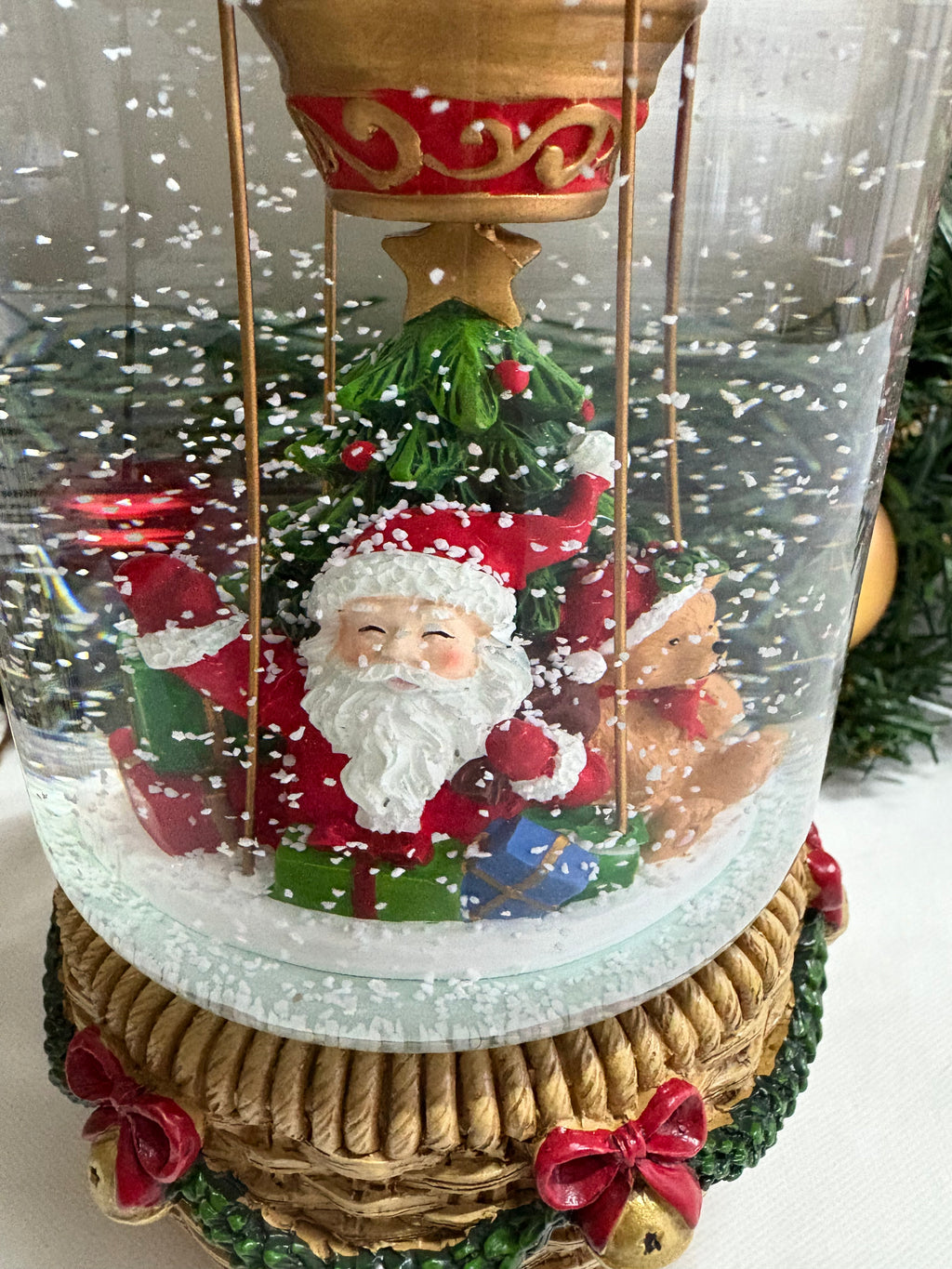 Wind Up Musical Hot Air Balloon Large Snow Globe