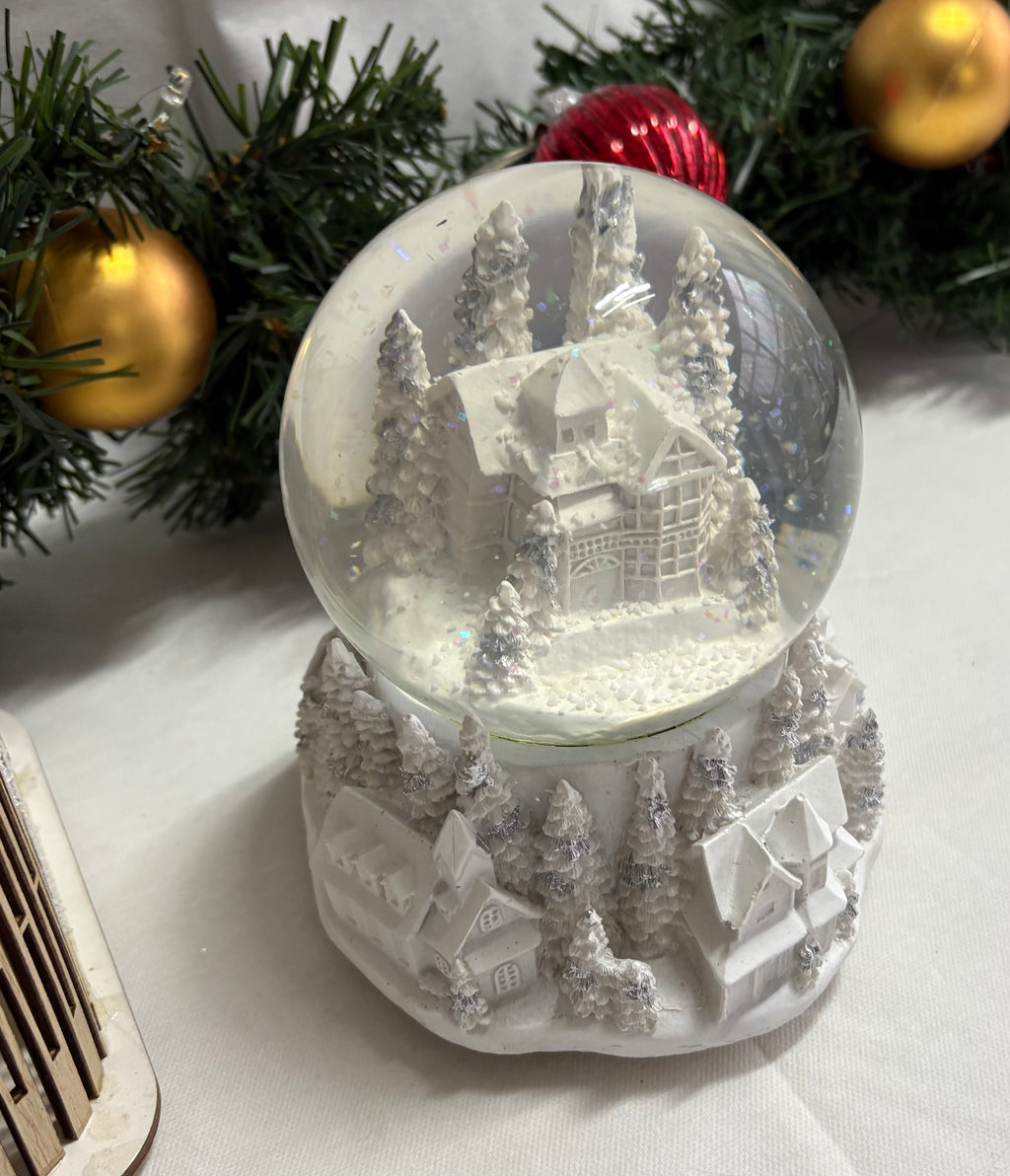 White Winter Wonderland Musical Wind Up Snow Globe Elegant Christmas Decoration