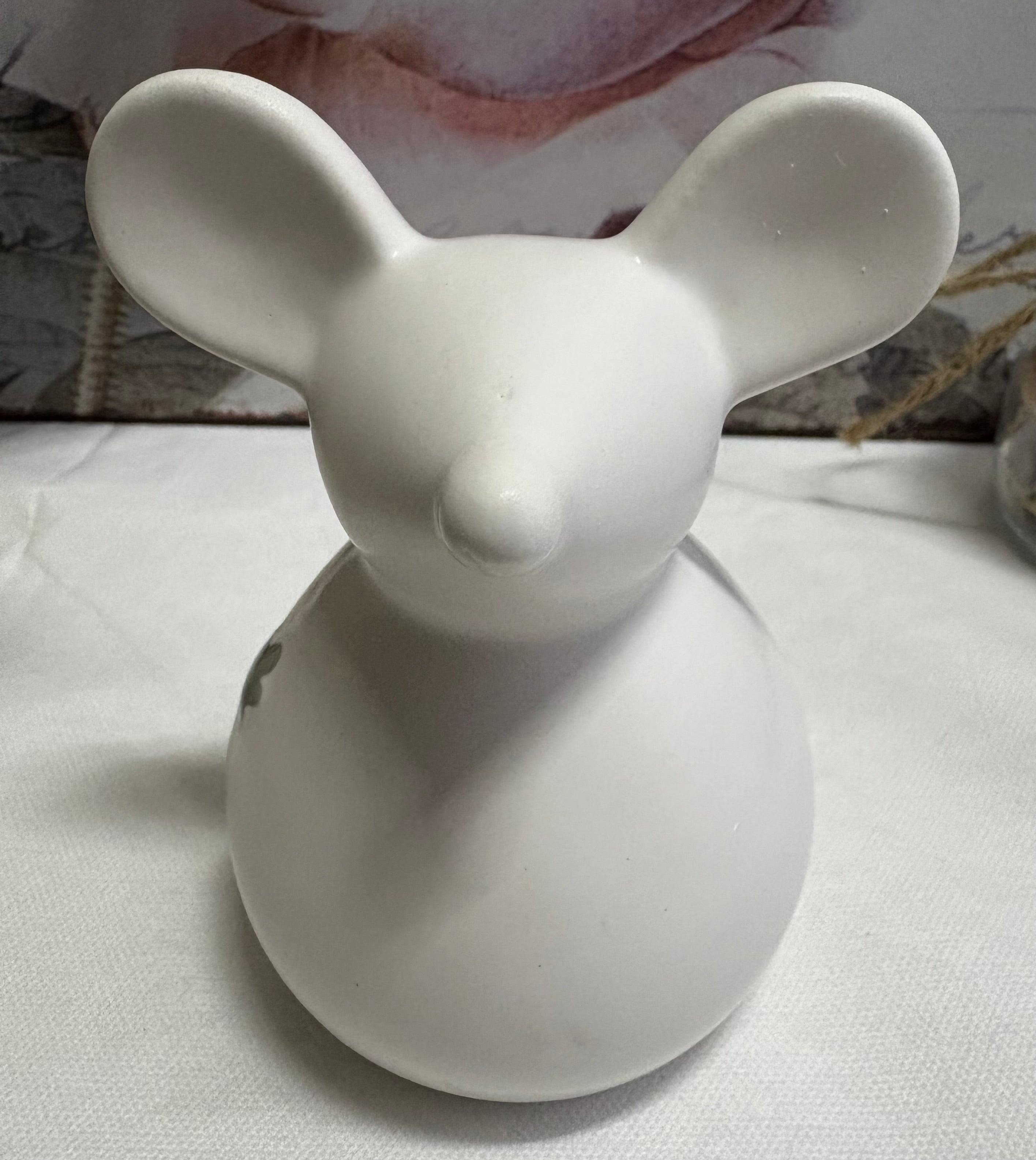 Ceramic White Mouse Ornament with Grey Star