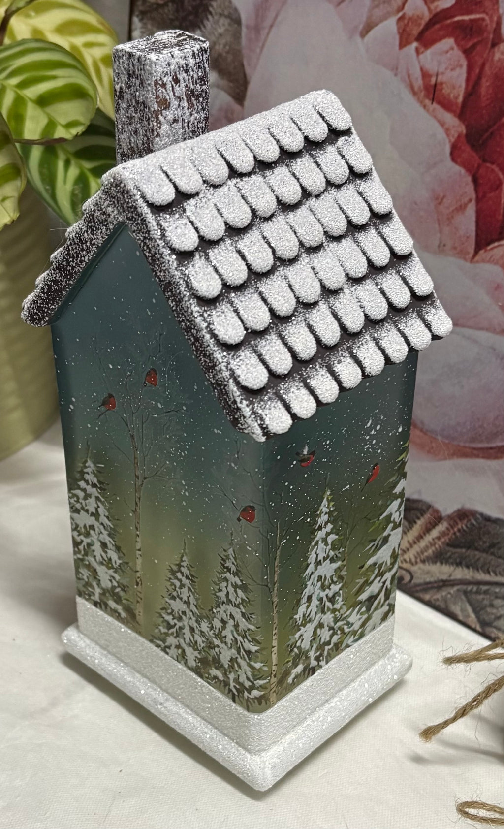 Light UP LED Bird House Ornament