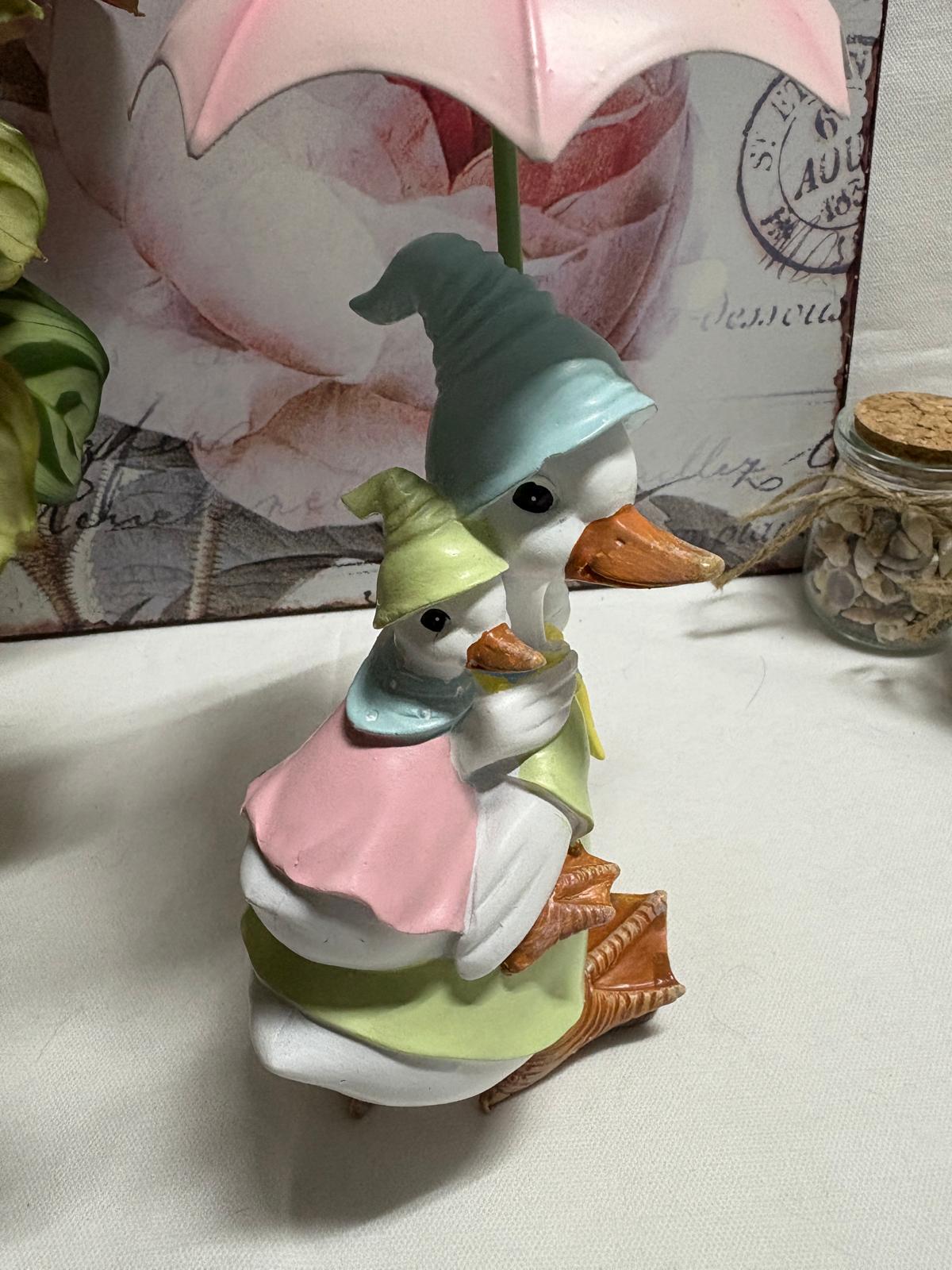 Rainy Duck With Baby and Umbrella Figurine, 12cm