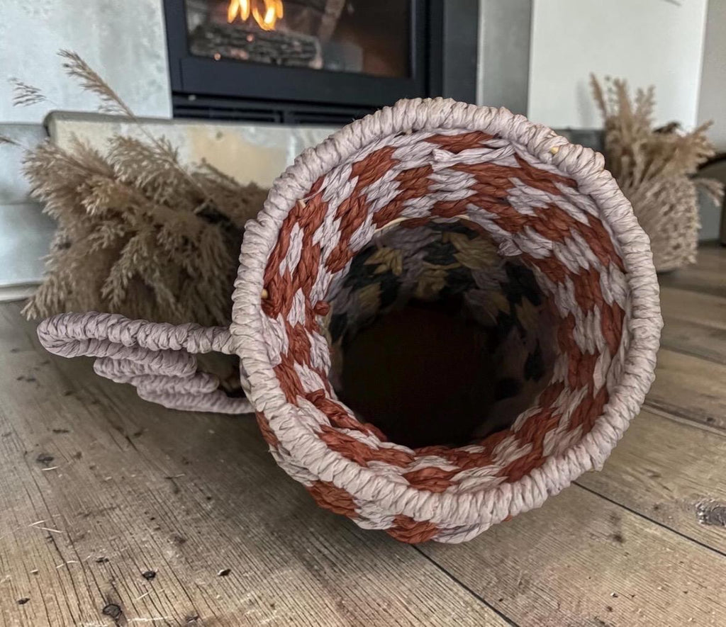 Large Patterned Rope Vase With Wavy Handle